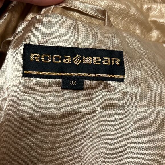 Rocawear Vintage metallic gold faux leather jacket - Picture 6 of 9